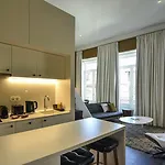 Almada 234 아파트