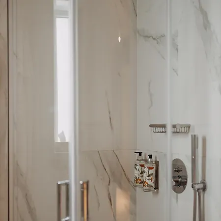 Almada 234 דירה *