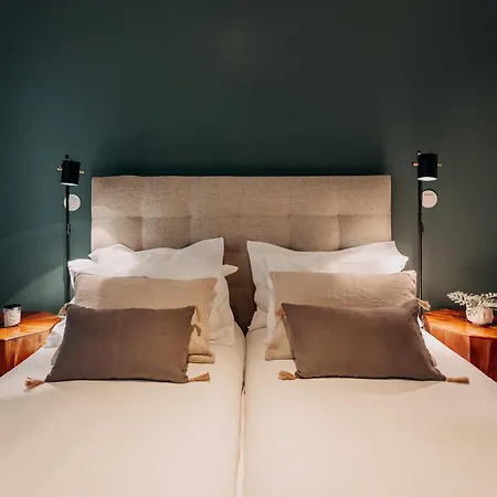 Almada 234 아파트