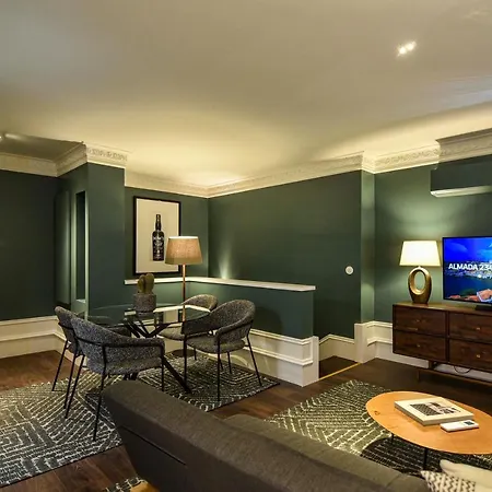 Апартаменты Almada 234 *